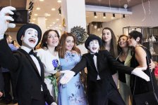 В Баку открылся элитный мебельный центр Razenni с участием звезд (ВИДЕО, ФОТО)