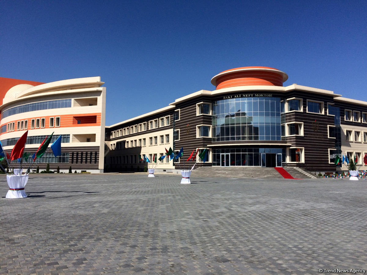 First graduation ceremony at Baku Higher Oil School (PHOTO)