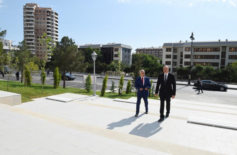 Ilham Aliyev views newly built park in Yasamal district  (PHOTO)