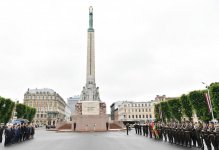 Президент Ильхам Алиев посетил памятник «Свободы» в Риге (ФОТО)