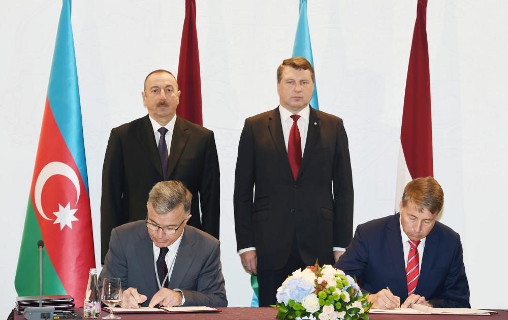 Azerbaijan, Latvia sign documents (PHOTO)