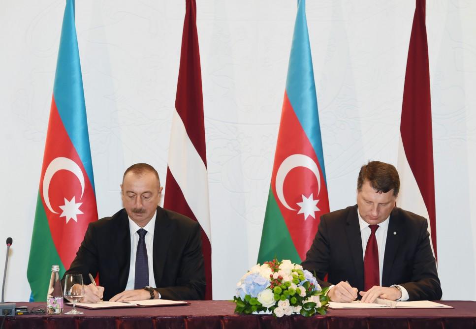 Azerbaijan, Latvia sign documents (PHOTO)