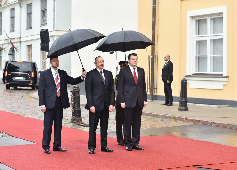 В Риге состоялась церемония официальной встречи Президента Азербайджана Ильхама Алиева (ФОТО)