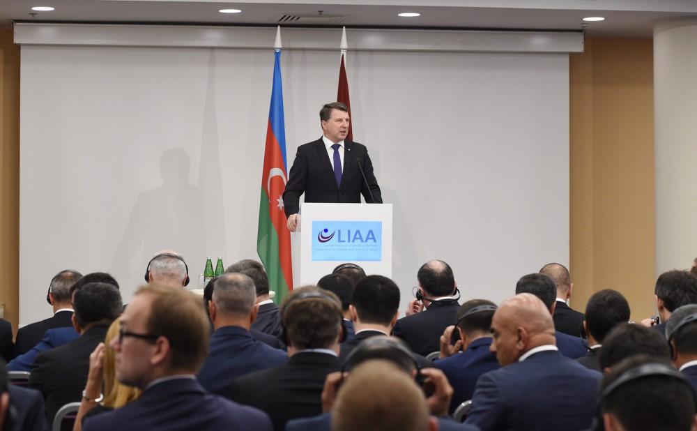Президент Ильхам Алиев принял участие в азербайджано-латвийском форуме в Риге (ФОТО) (версия 2)