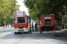 Пожар в здании в центре Баку потушен (ФОТО/ВИДЕО)