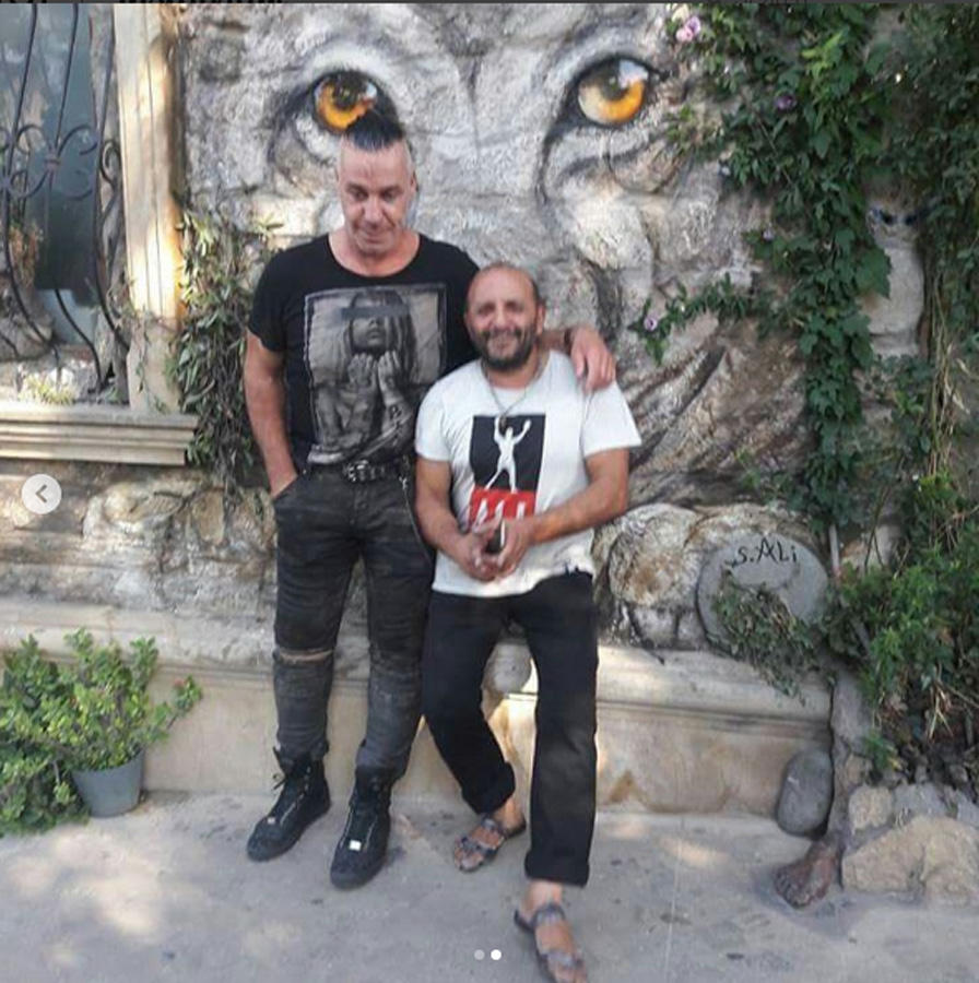 Солист группы Rammstein Тилль Линдеманн прогулялся по Ичери Шехер (ФОТО)