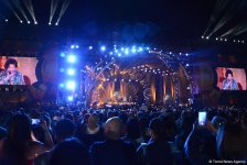 Алла Пугачева вернулась на сцену - фантастический вечер на фестивале "ЖАРА"  в Баку (ФОТО)