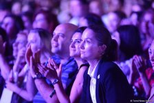 Алла Пугачева вернулась на сцену - фантастический вечер на фестивале "ЖАРА"  в Баку (ФОТО)