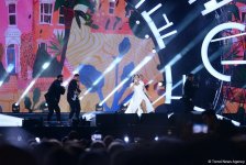 Алла Пугачева вернулась на сцену - фантастический вечер на фестивале "ЖАРА"  в Баку (ФОТО)