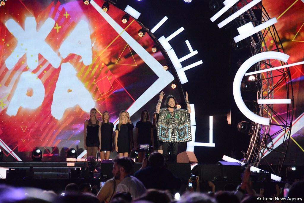 Алла Пугачева вернулась на сцену - фантастический вечер на фестивале "ЖАРА"  в Баку (ФОТО)