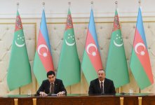 Президенты Азербайджана и Туркменистана выступили с заявлениями для печати (ФОТО)