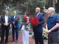 В Баку почтили память Муслима Магомаева (ФОТО)