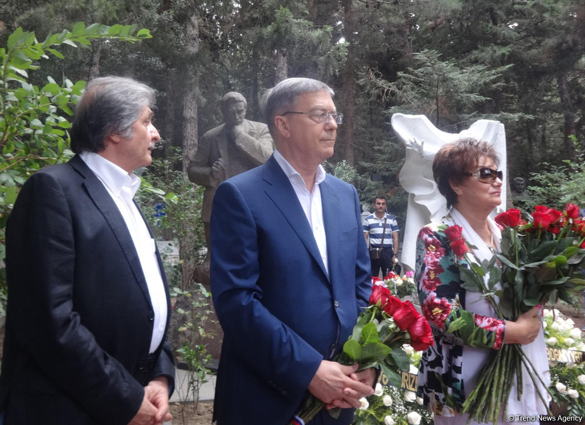 В Баку почтили память Муслима Магомаева (ФОТО)