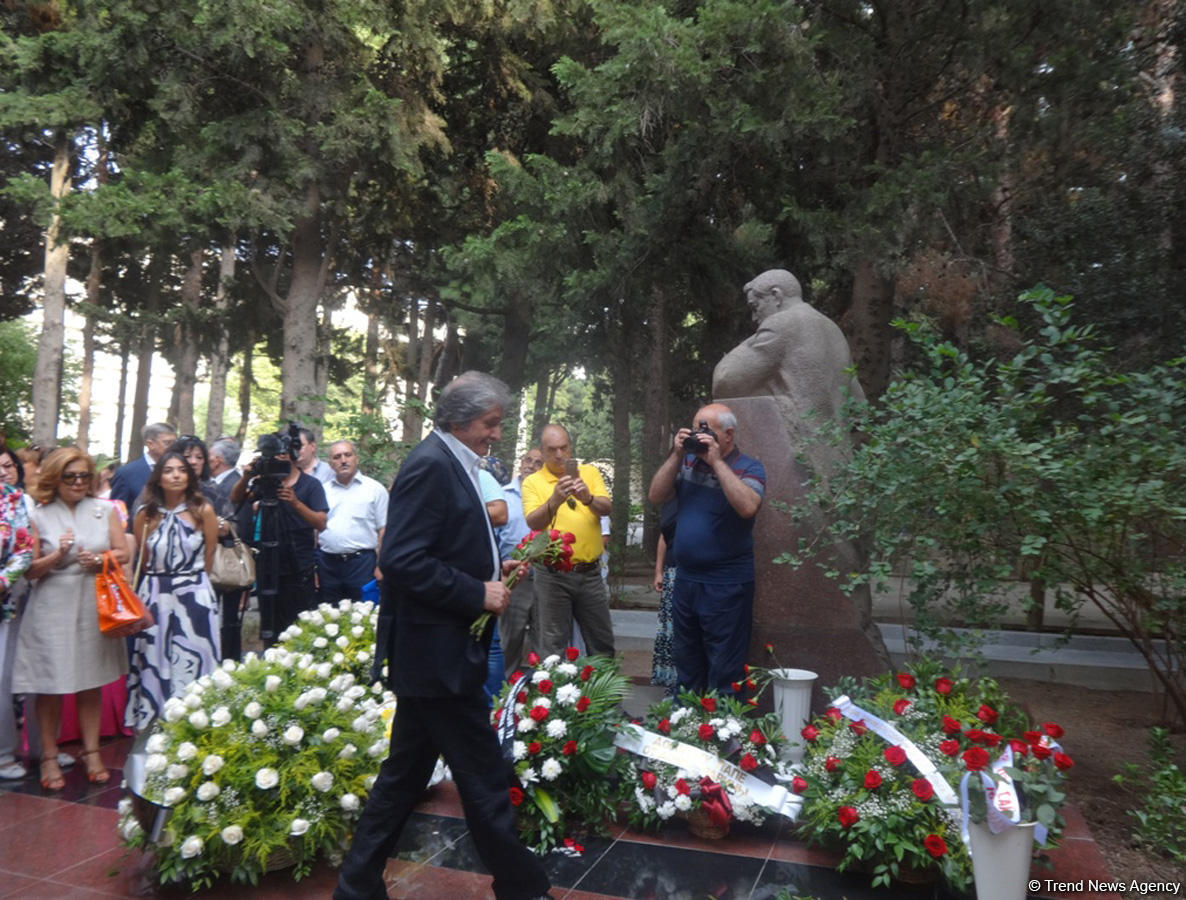 В Баку почтили память Муслима Магомаева (ФОТО)