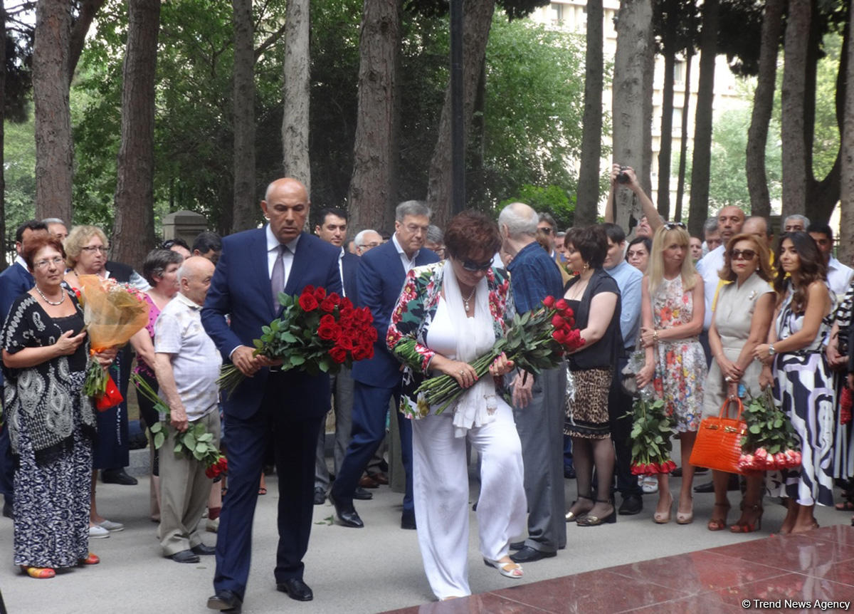 В Баку почтили память Муслима Магомаева (ФОТО)