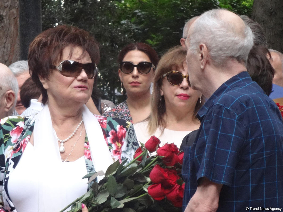 В Баку почтили память Муслима Магомаева (ФОТО)