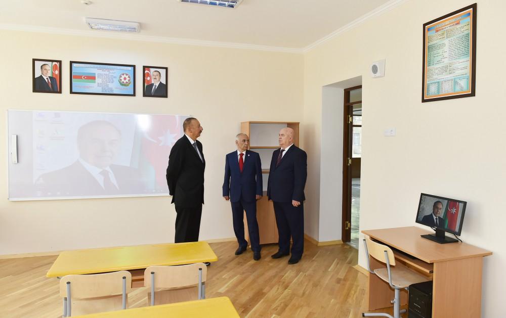 Ilham Aliyev views conditions at new block of secondary school in Baku (PHOTO)