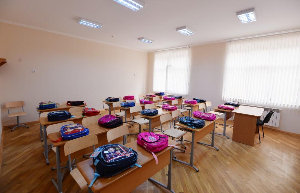 Ilham Aliyev views conditions at new block of secondary school in Baku (PHOTO)