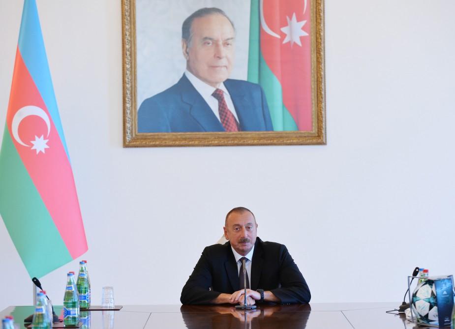 Президент Ильхам Алиев принял состав футбольного клуба "Карабах" (ФОТО)