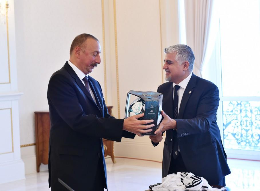 Президент Ильхам Алиев принял состав футбольного клуба "Карабах" (ФОТО)