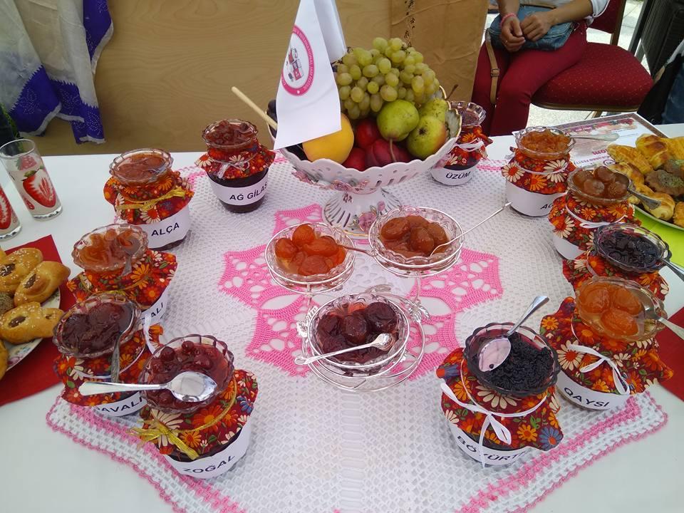 В Габале открылся Международный фестиваль варенья (ФОТО)