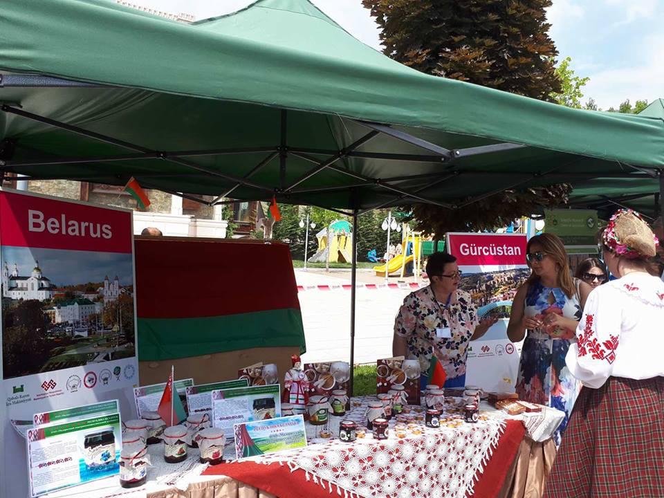 В Габале открылся Международный фестиваль варенья (ФОТО)