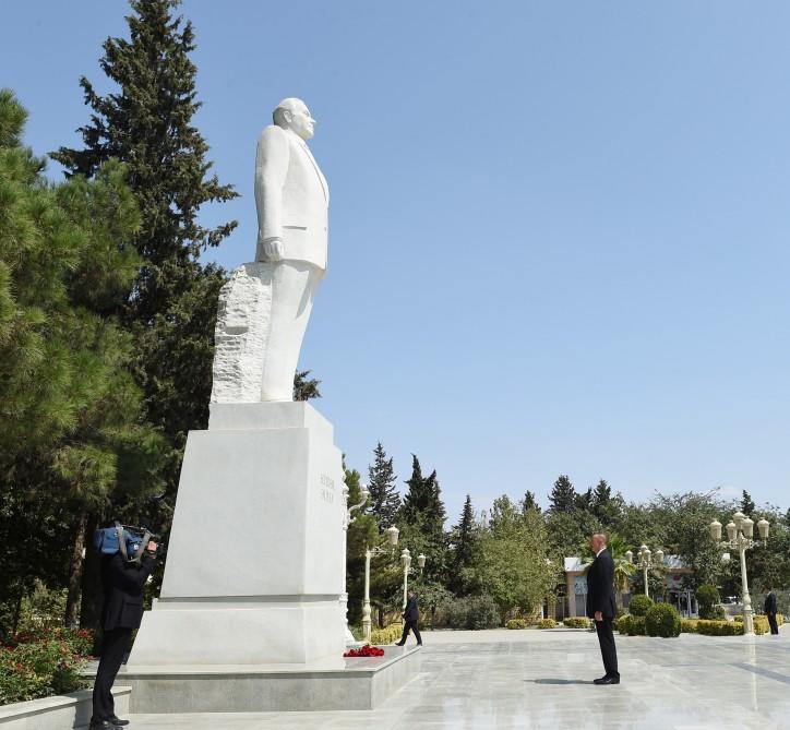 President Aliyev arrives in Jalilabad district for visit (PHOTO)