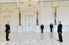 Президент Азербайджана Ильхам Алиев принял верительные грамоты главы представительства ЕС (версия 2)