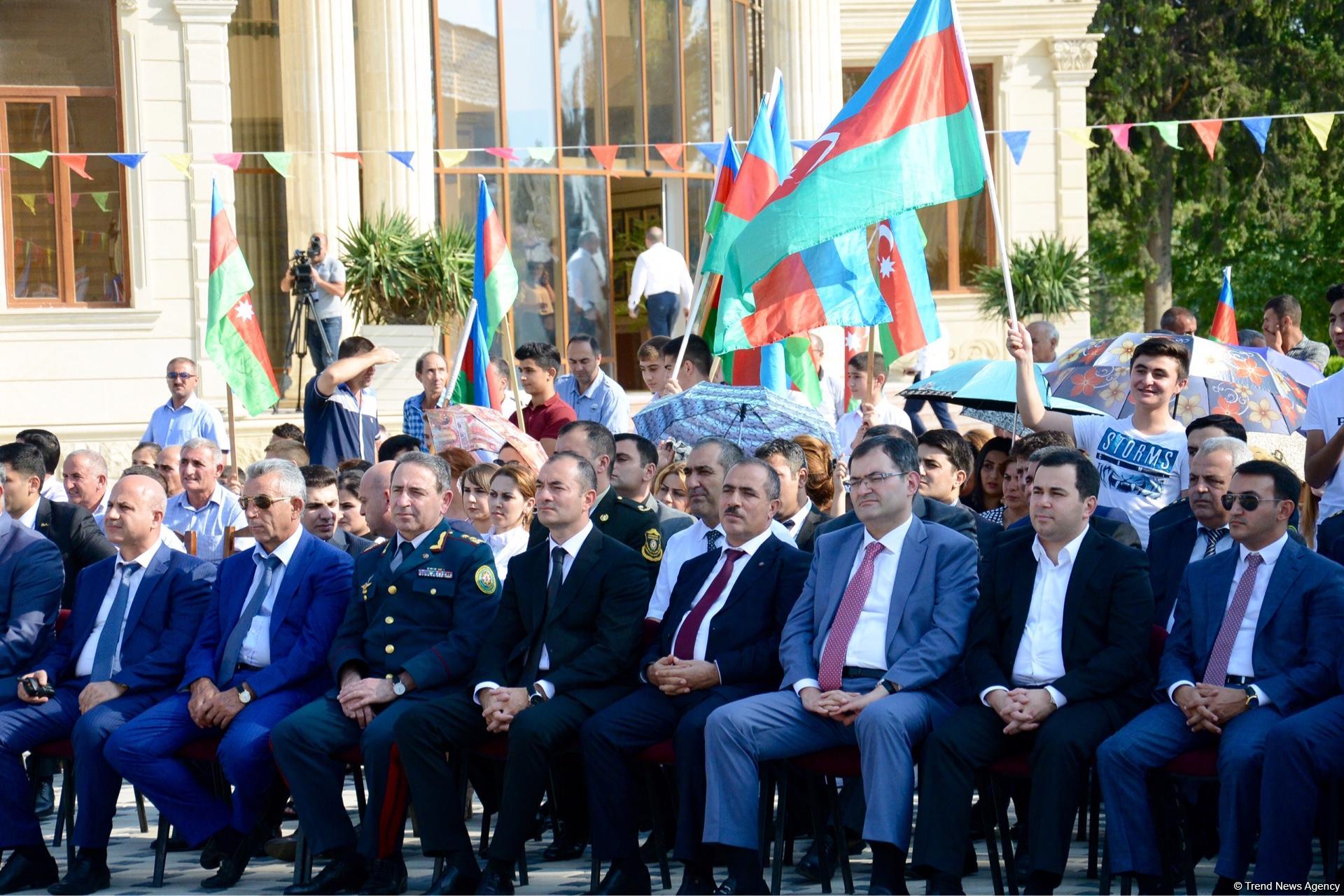 В поселке Гузанлы Агдамского района прошел форум молодежи оккупированных и приграничных районов Азербайджана (ФОТО)