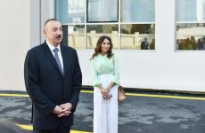 Президент Ильхам Алиев и его супруга приняли участие в открытии нового здания школы-лицея номер 20 в Баку (ФОТО) (версия 2)