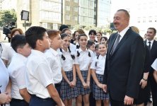 Президент Ильхам Алиев и его супруга приняли участие в открытии нового здания школы-лицея номер 20 в Баку (ФОТО) (версия 2)