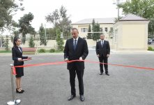 Президент Ильхам Алиев принял участие в открытии в Сальяне нового здания полной средней школы (ФОТО)