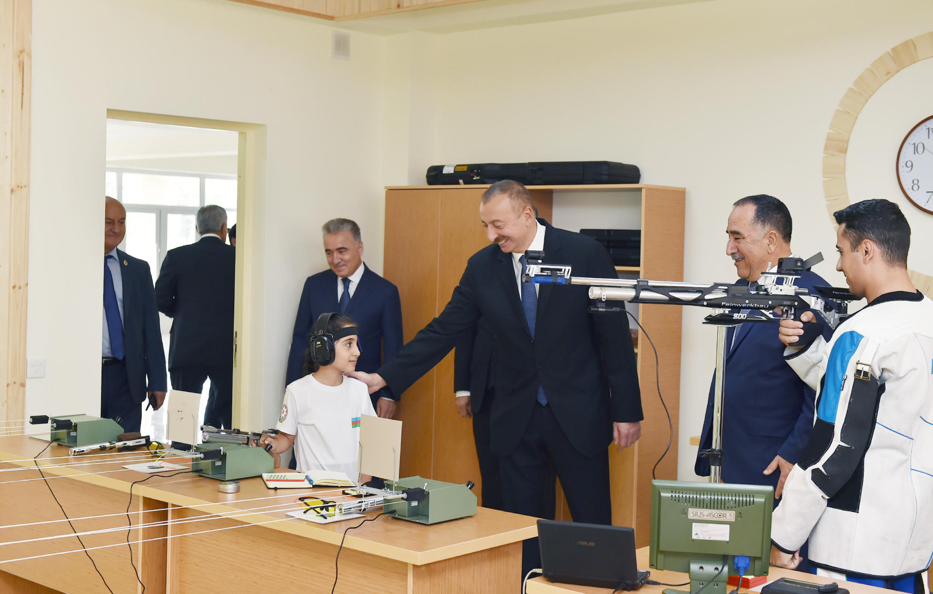 Президент Ильхам Алиев принял участие в открытии в Сальяне нового здания полной средней школы (ФОТО)