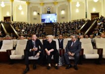 Президент Ильхам Алиев принял участие в церемонии прощания со всемирно известным азербайджанским ученым Лютфи Заде (ФОТО)
