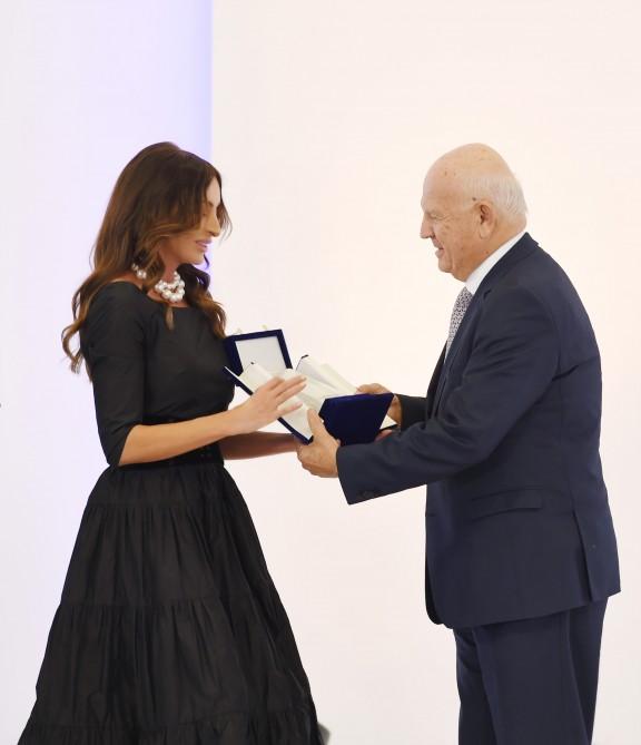 Ilham Aliyev presented highest award of International Judo Federation (PHOTO)