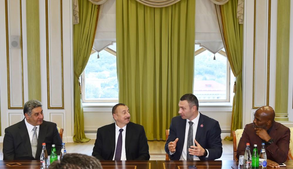 Президент Ильхам Алиев: Спорт - это самое лучшее средство для привлечения молодого поколения к добрым делам (ФОТО)