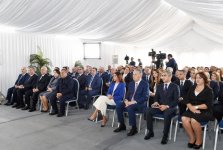 Первый вице-президент Мехрибан Алиева приняла участие в церемонии предоставления квартир в городке для вынужденных переселенцев в Масазыре (ФОТО)