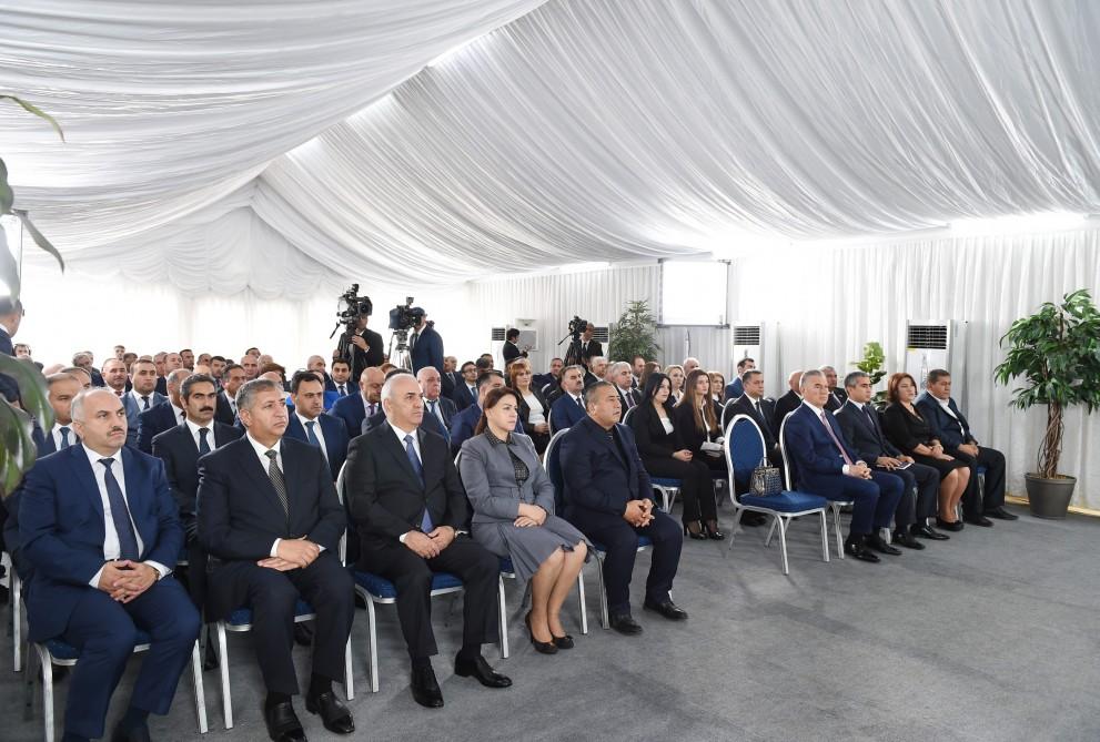 Первый вице-президент Мехрибан Алиева приняла участие в церемонии предоставления квартир в городке для вынужденных переселенцев в Масазыре (ФОТО)