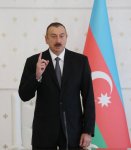 Под председательством Президента Ильхама Алиева состоялось заседание Кабинета министров по итогам социально-экономического развития за 9 месяцев 2017 года и предстоящим задачам (ФОТО) (версия 2)