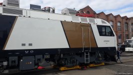 Новые электровозы сократят время следования между Баку и Тбилиси (ФОТО)