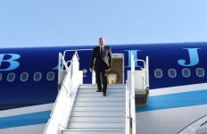 Президент Ильхам Алиев прибыл с визитом в Россию (ФОТО)