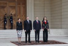 Bulgarian president officially welcomed in Baku (PHOTO)