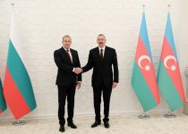 Bulgarian president officially welcomed in Baku (PHOTO)