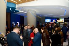 32 года одиночества в горах… В Баку состоялась премьера фильма Аудрюса Стониса "Женщина и ледник" (ФОТО)