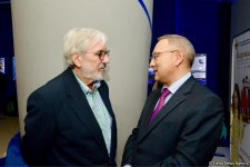 32 года одиночества в горах… В Баку состоялась премьера фильма Аудрюса Стониса "Женщина и ледник" (ФОТО)
