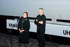32 года одиночества в горах… В Баку состоялась премьера фильма Аудрюса Стониса "Женщина и ледник" (ФОТО)