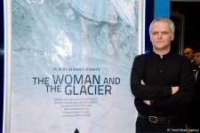 32 года одиночества в горах… В Баку состоялась премьера фильма Аудрюса Стониса "Женщина и ледник" (ФОТО)