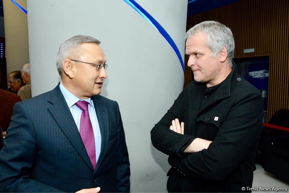 32 года одиночества в горах… В Баку состоялась премьера фильма Аудрюса Стониса "Женщина и ледник" (ФОТО)