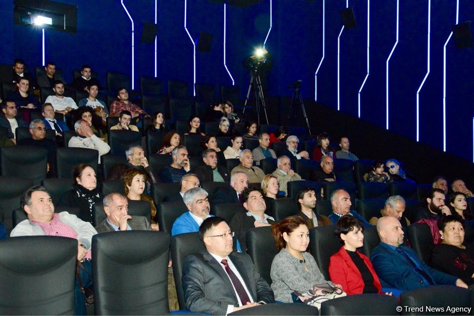 32 года одиночества в горах… В Баку состоялась премьера фильма Аудрюса Стониса "Женщина и ледник" (ФОТО)