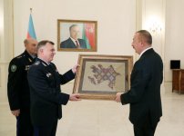 Президент Ильхам Алиев принял участников заседания Совета командующих погранвойсками СНГ (ФОТО)
